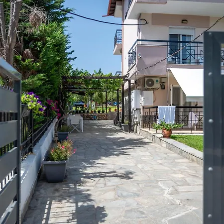 Theramvos Superior Guest house *