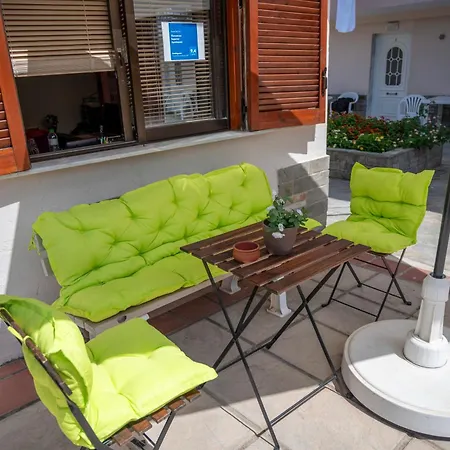 Theramvos Superior Guest house