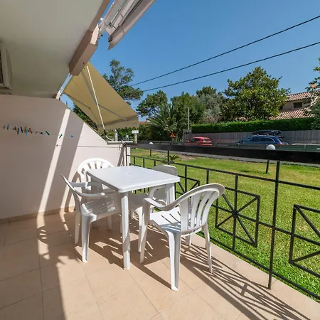Theramvos Superior Guest house *