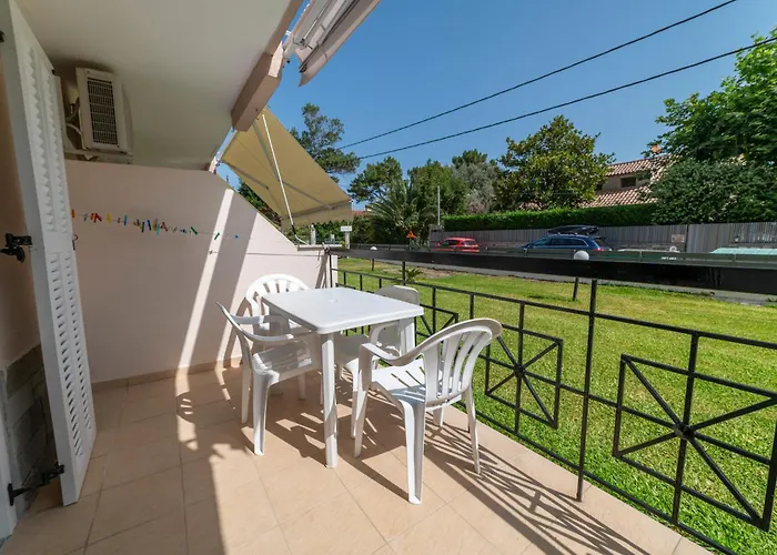 Theramvos Superior Affittacamere 3*